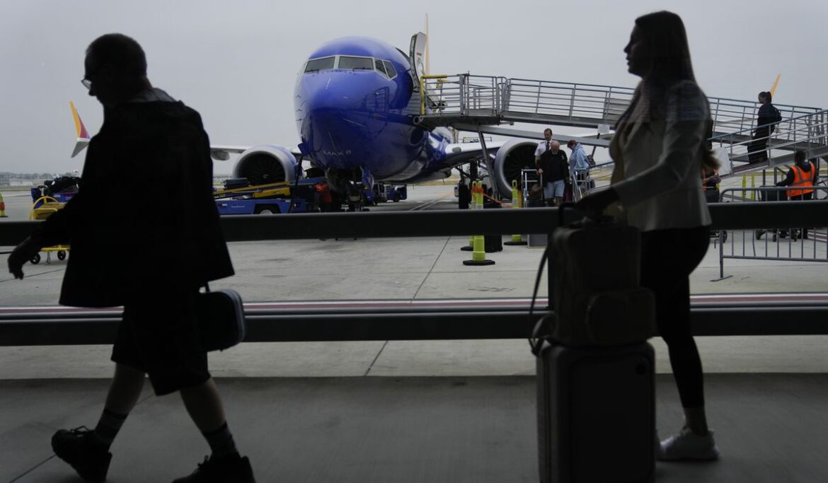Joe Biden weighs requiring airlines to pay passengers for flight delays