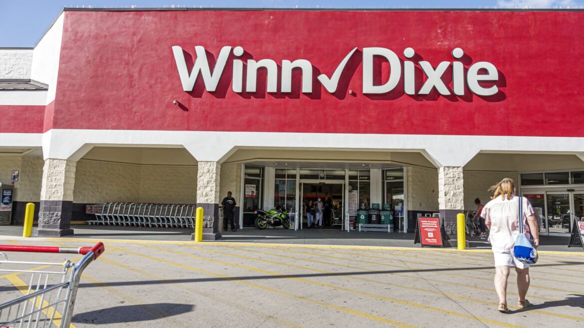Aldi to acquire Winn-Dixie and Harveys Supermarket stores