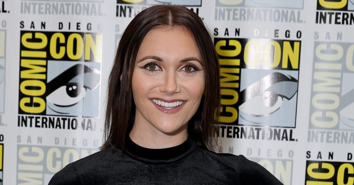 Alyson Stoner Talks 'Uncomfortable' Kisses On 'Suite Life'