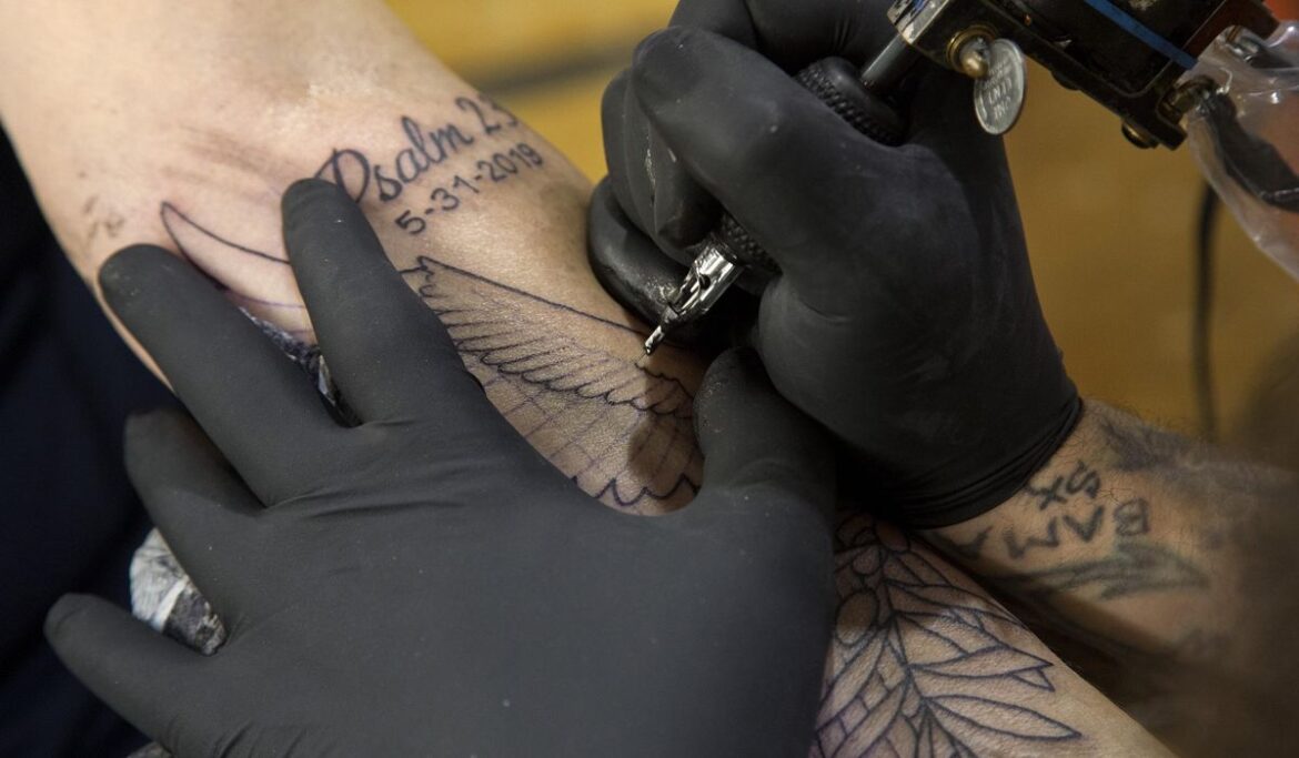 Aspiring tattoo artists will need more training under new Virginia regulations