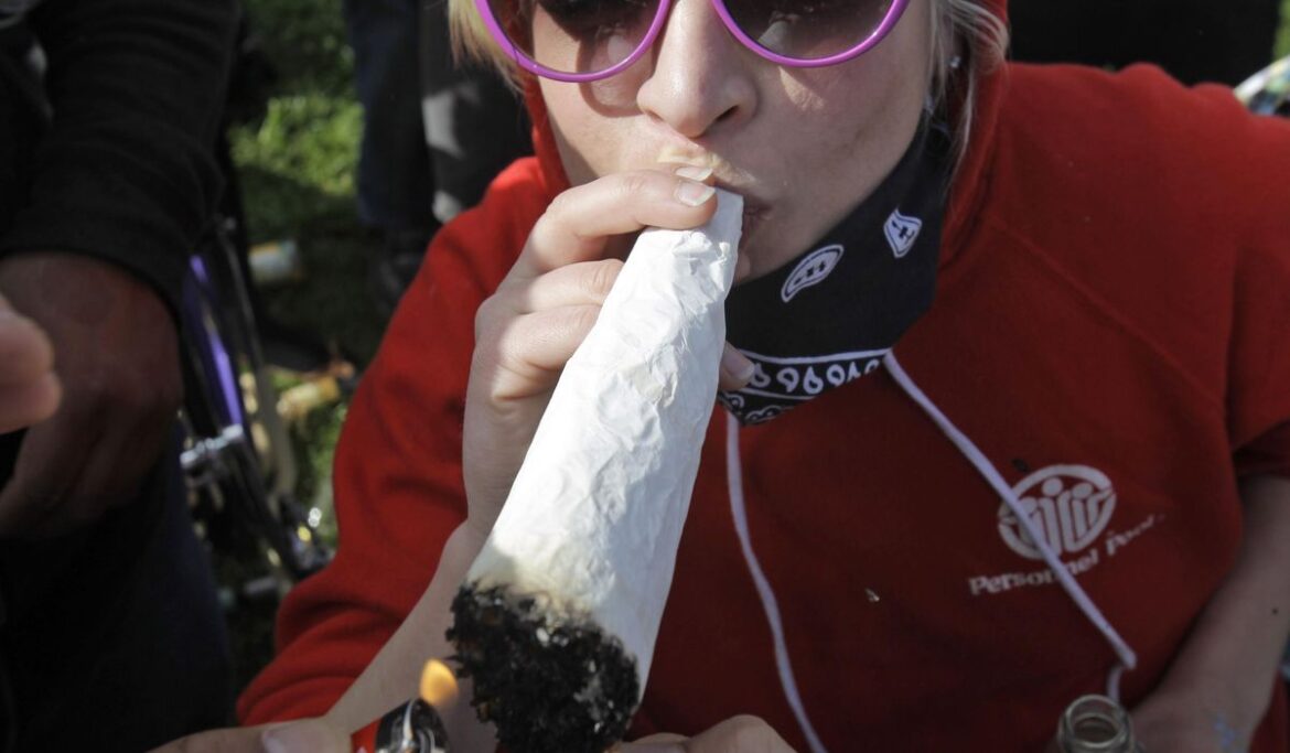 Fewer young adults drink alcohol as marijuana grows more popular, Gallup poll finds