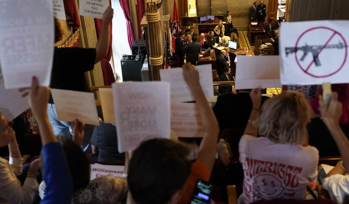 GOP silences Justin Jones, 'Tennessee Three' Democrat, on House floor for day on 'out of order' rule