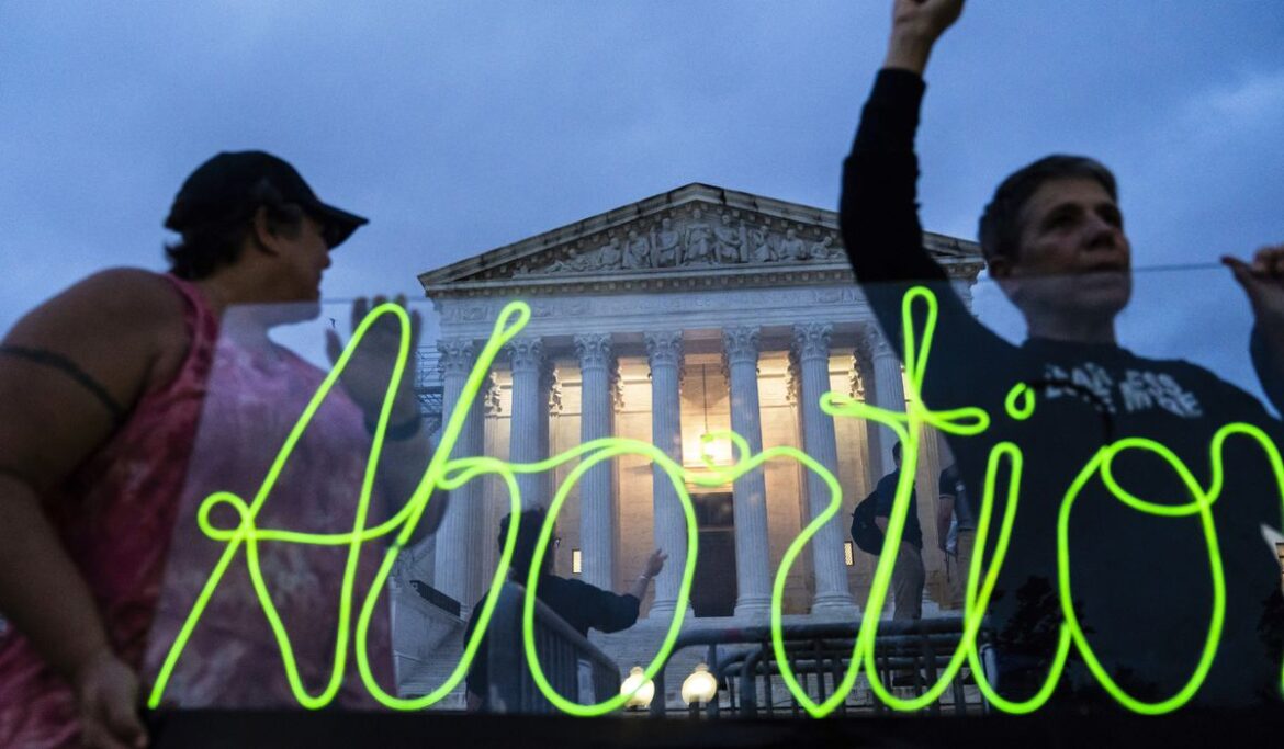 Head of nation's largest OBGYN group wants abortion available 'without restrictions'