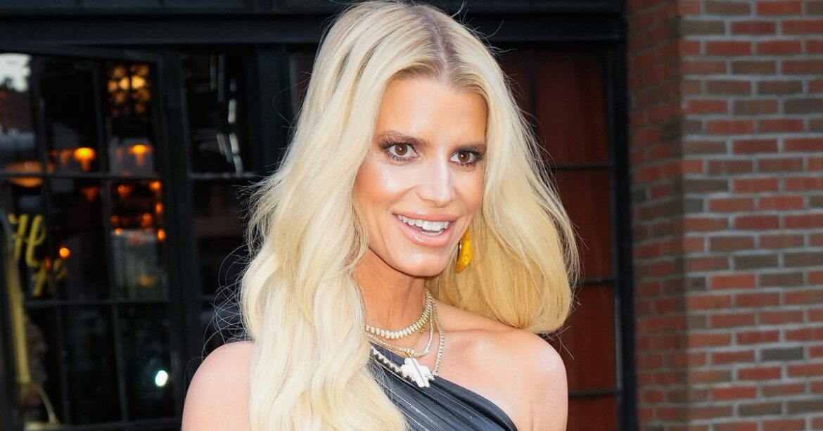 Jessica Simpson And Her Daughter Share New Instagram Pics