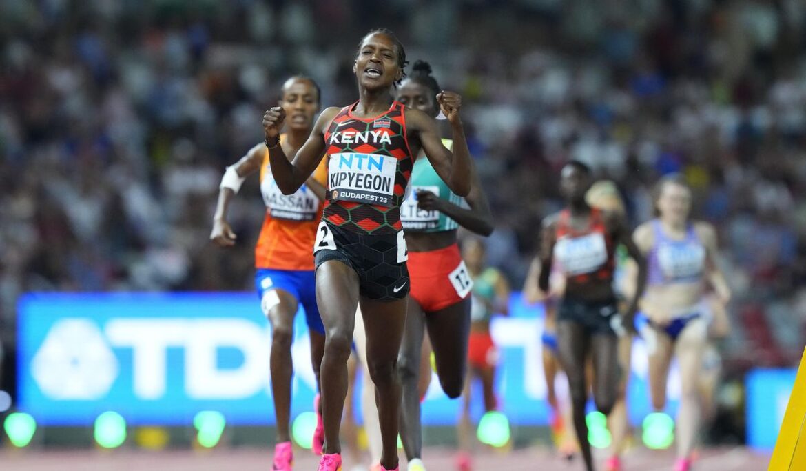 Kenya's Faith Kipyegon pushes pace, pulls away to defend 1,500-meter title at world championships