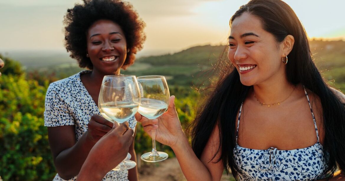 Should You Really Use A Wine Aerator? Some Experts Say Yes