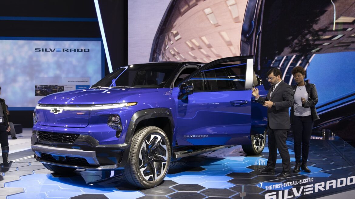 Trucks drive up car payment costs. Some buyers pay $1,000 a month