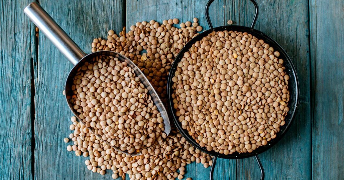 1 Pantry Staple Nutritionists Use For Easy Meals