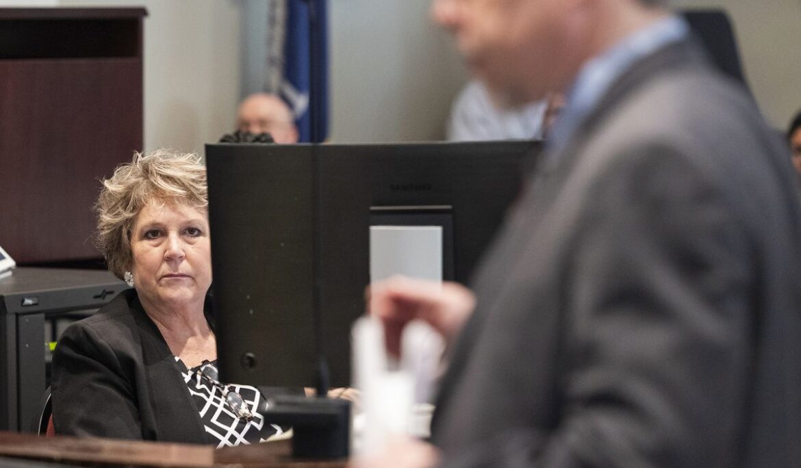 Alex Murdaugh case: Did clerk Rebecca Hill tamper with the jury?