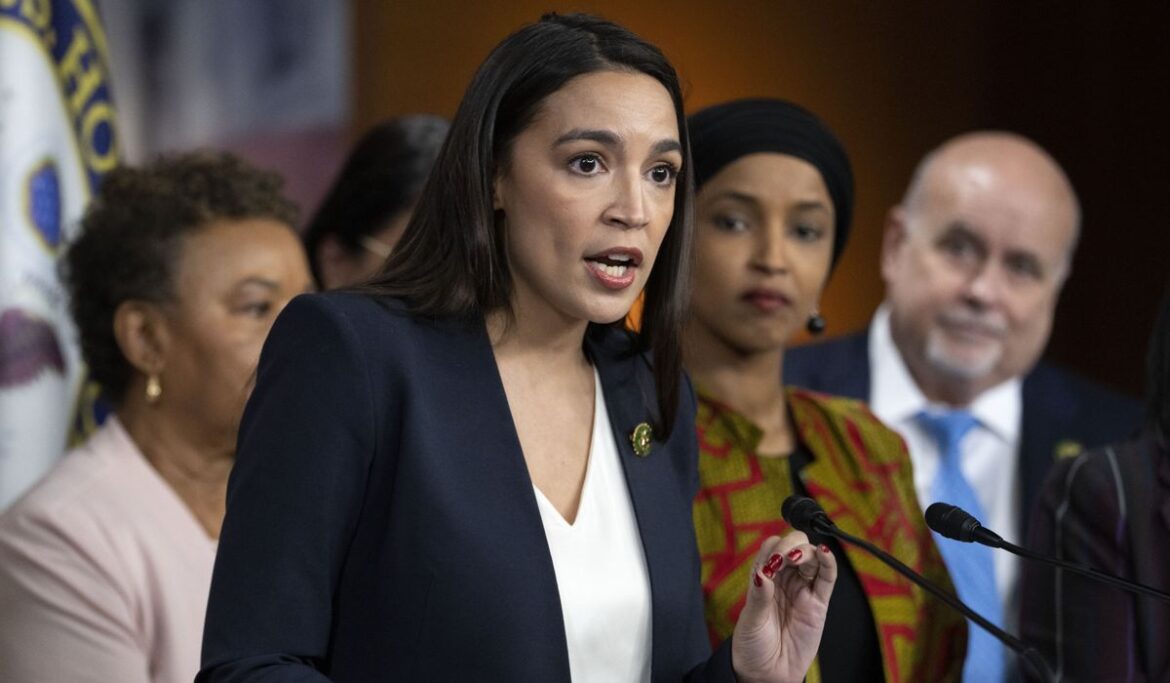 Alexandria Ocasio-Cortez joins list of Democrats calling on Sen. Bob Menendez to resign