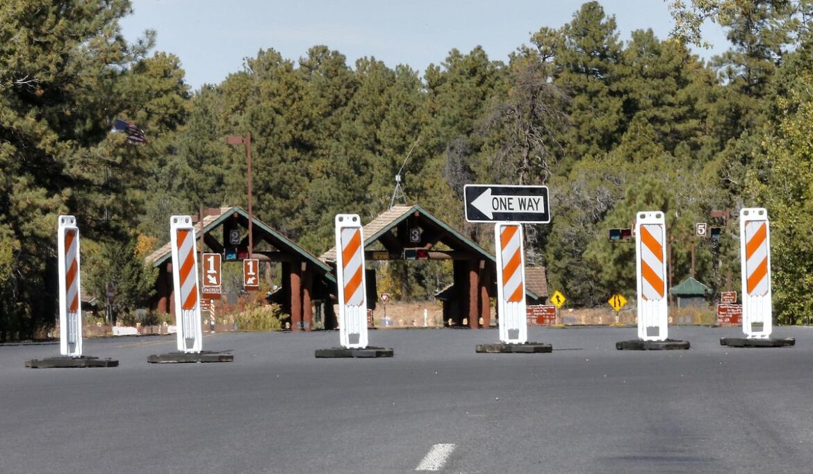 Arizona, Utah will pay to keep national parks open if government shutdown occurs