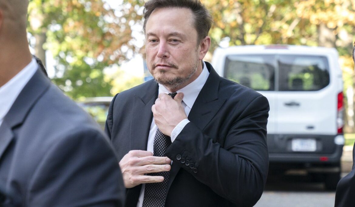 Bluesky networking site gains thousands of users after Musk says X users will pay