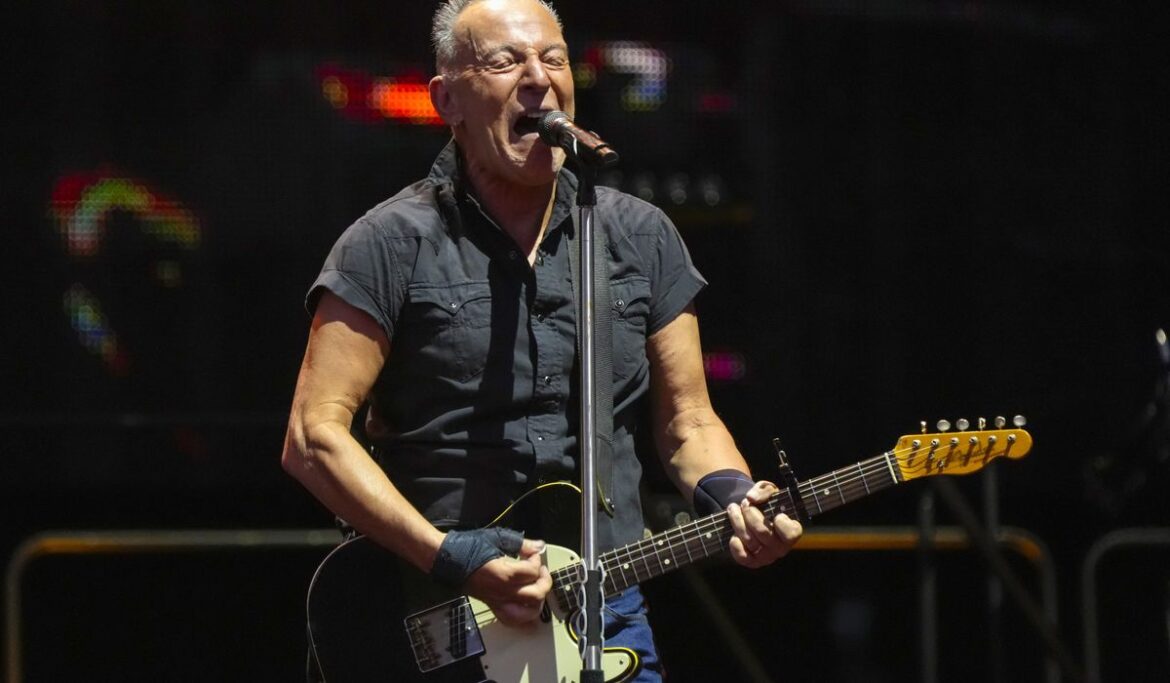Bruce Springsteen postpones all 2023 tour dates until 2024 as he recovers from peptic ulcer disease