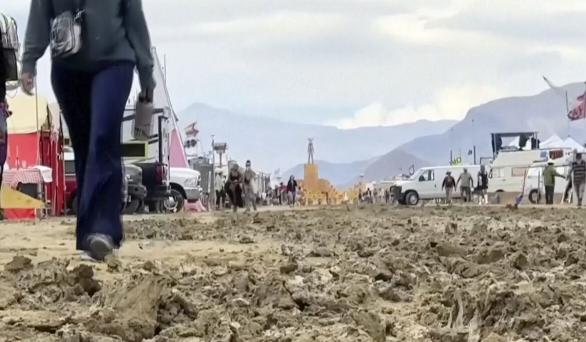 Burning Man revelers begin exodus after flooding left tens of thousands stranded in Nevada desert