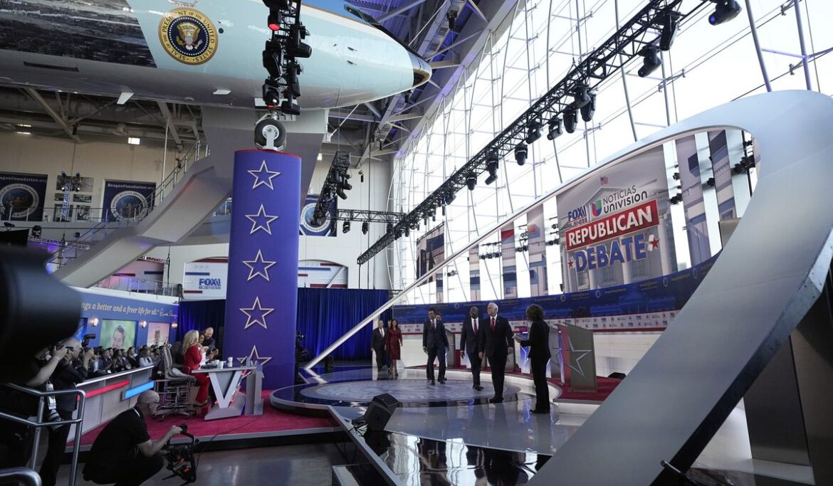 Candidates fight for second place in another Trump-less debate