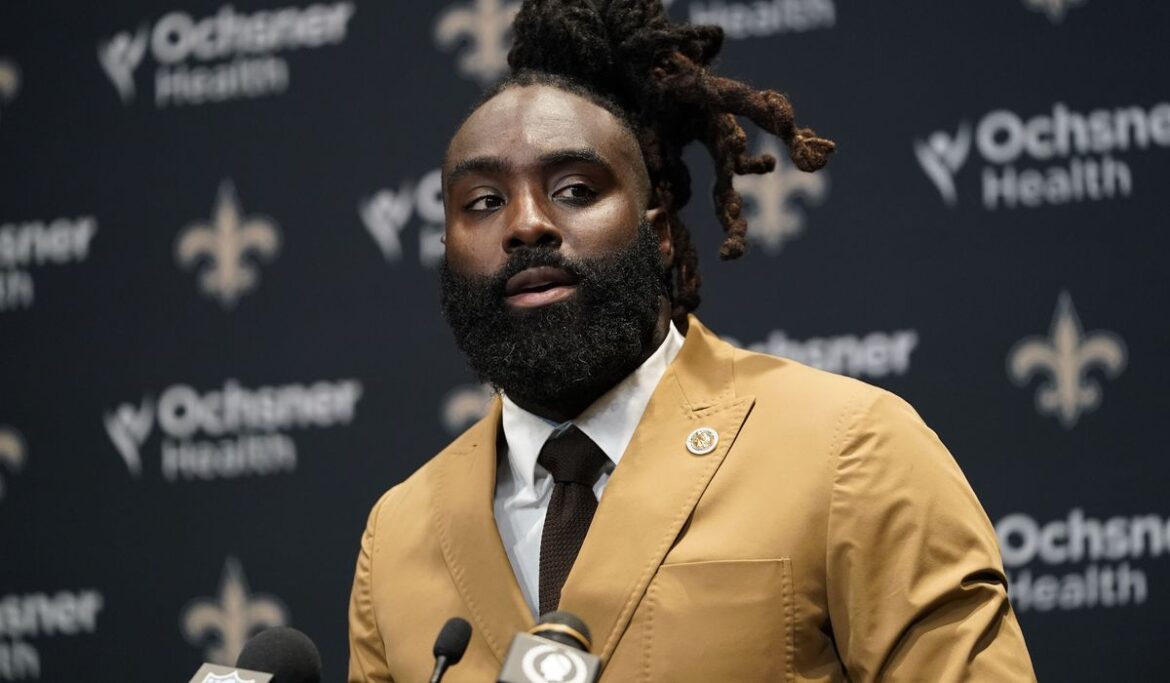 Demario Davis, Saints linebacker, credits God in viral clip with healing daughter's epileptic attack