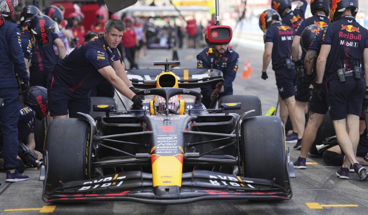 F1 leader Verstappen returns to dominant form by claiming pole position at Japanese Grand Prix