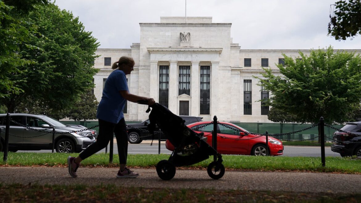 Federal Reserve leaves rates unchanged. How that affects your money