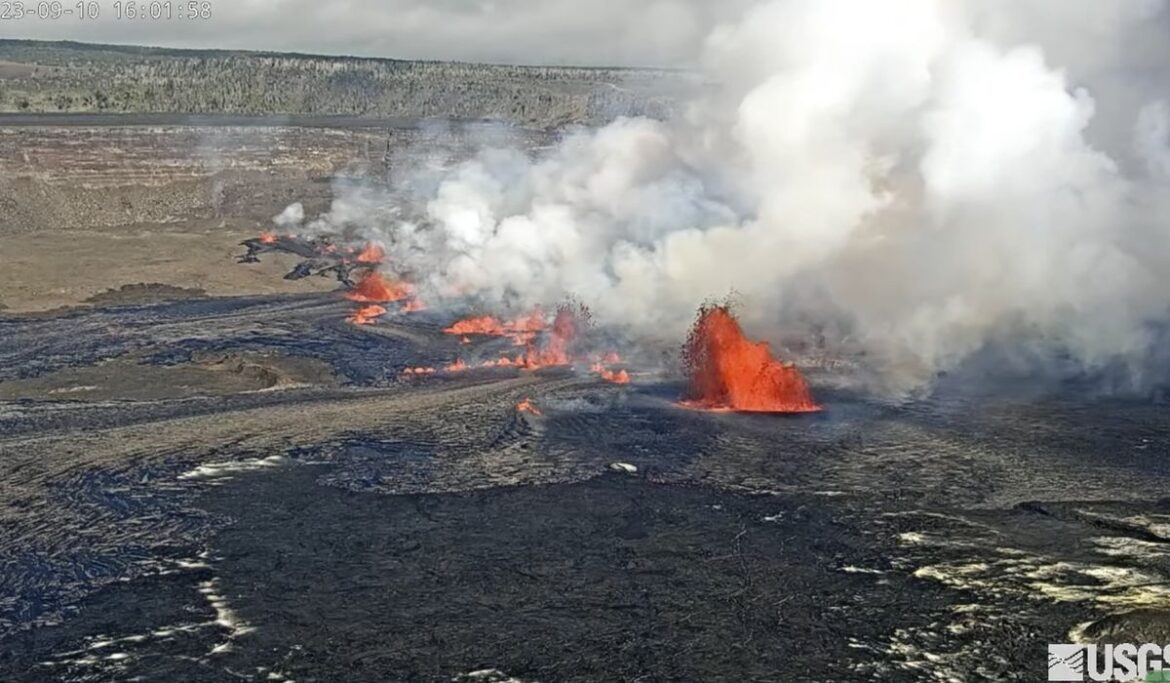 Hawaii volcano Kilauea erupts after nearly two months of calm
