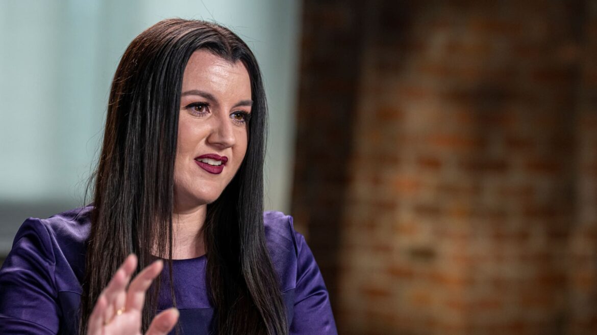 Instacart prices IPO at $30 a share