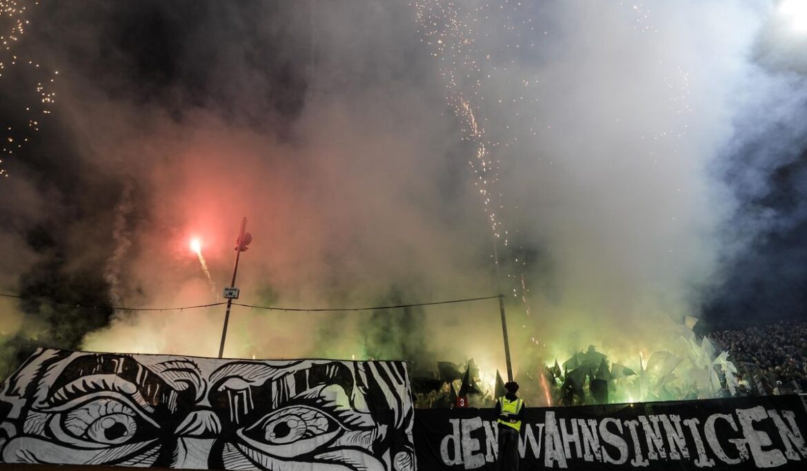 Japanese teen Taichi Fukui among 3 debutants for Bayern in 4-0 win at Munster in German Cup