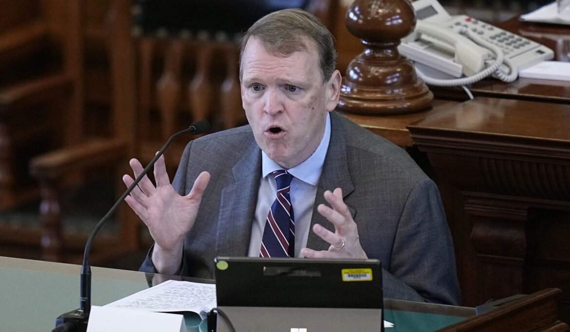 Ken Paxton affair explains his illegal acts, former aide Jeff Mateer testifies at impeachment trial