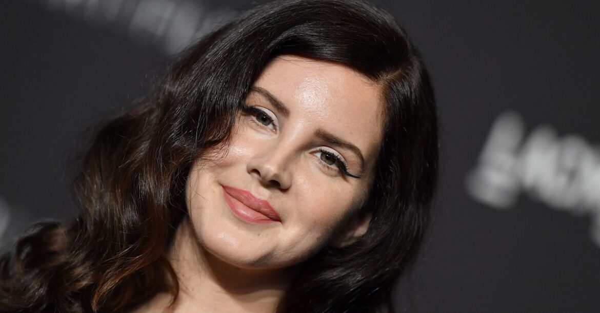Lana Del Rey Finally Explains Viral Footage Of Her Working At Waffle House