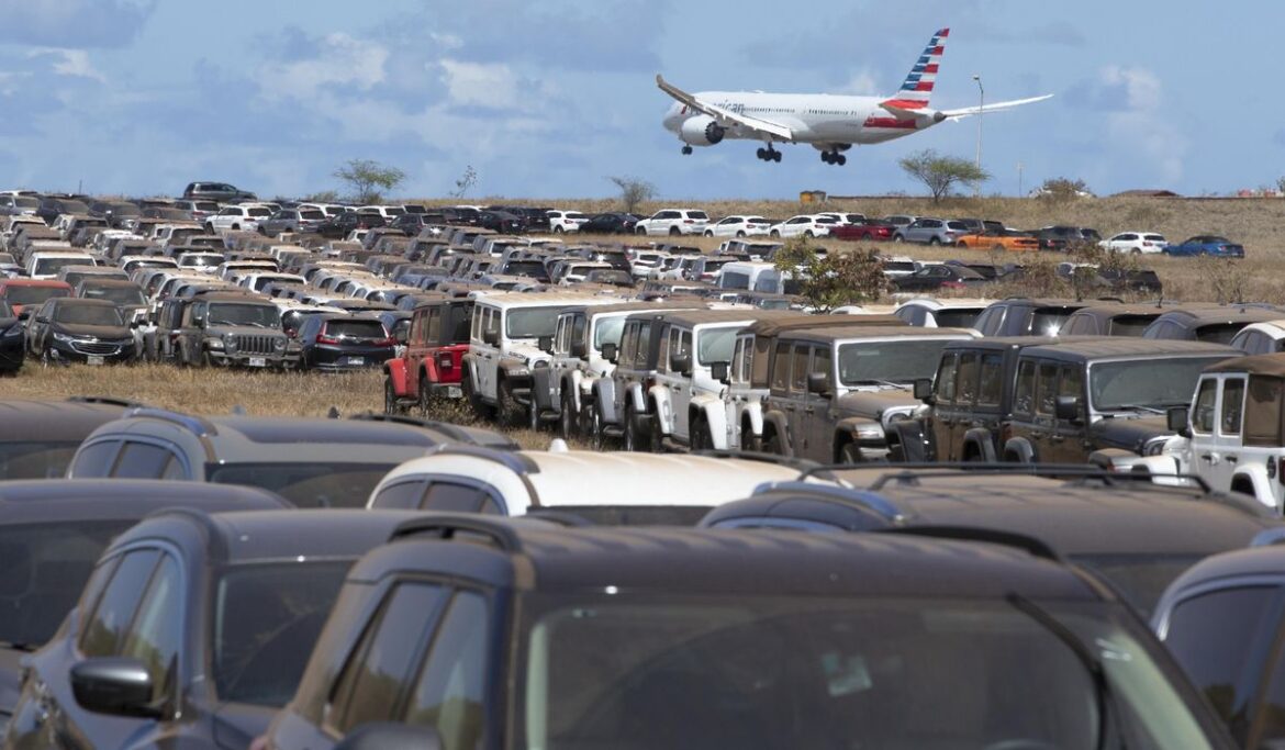 Maui beckons tourists, and their dollars, to stave off economic disaster after wildfires