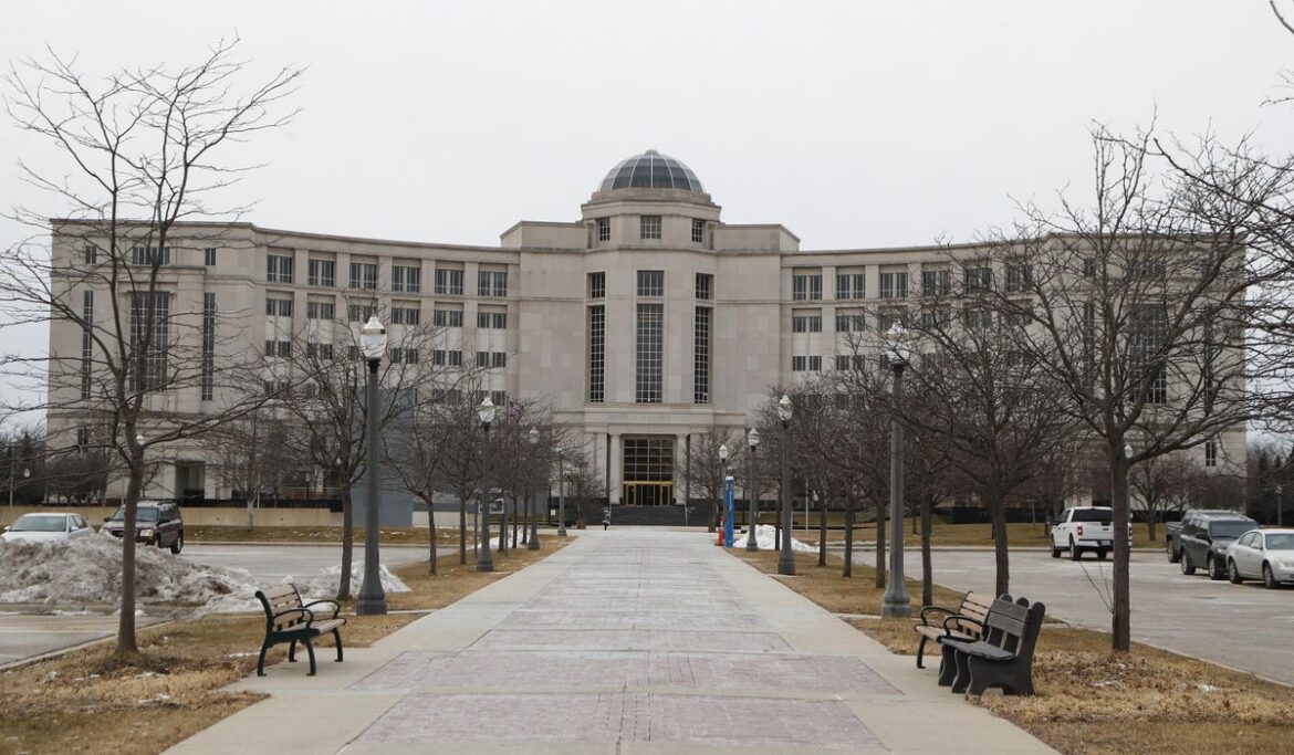 Michigan Supreme Court orders all judges to use people's preferred pronouns in court