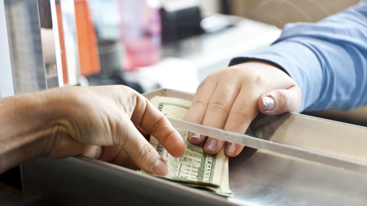 Money market funds vs high-yield savings accounts: 4 key differences