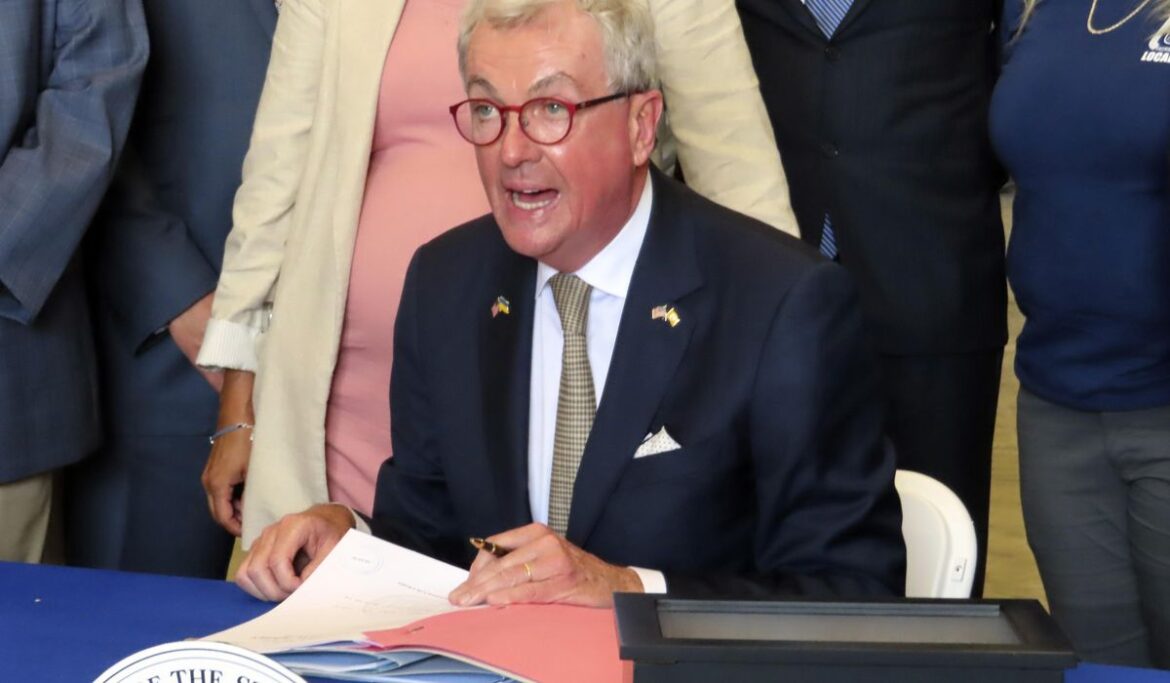 New Jersey failed veterans in state-run homes hit by dozens of COVID-19 deaths, federal report says