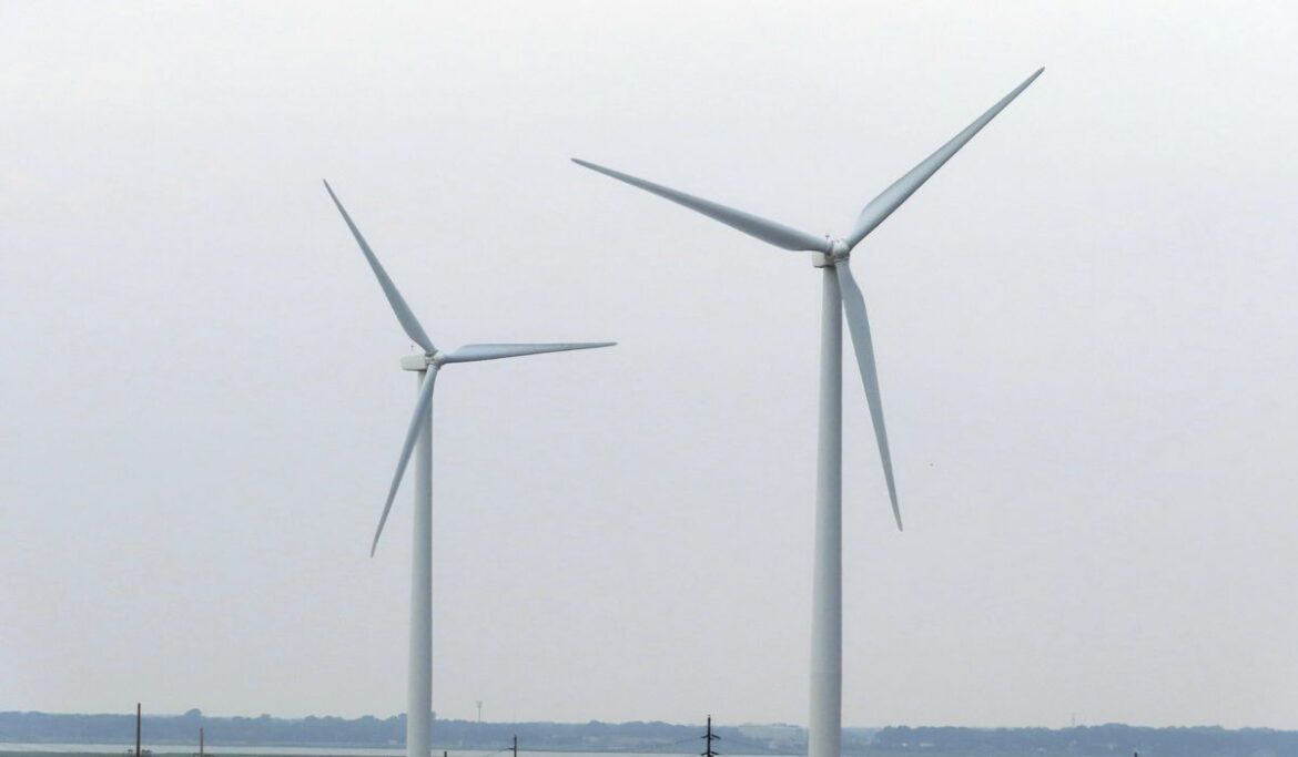 Orsted delays 1st New Jersey wind farm until 2026; not ready to 'walk away' from project