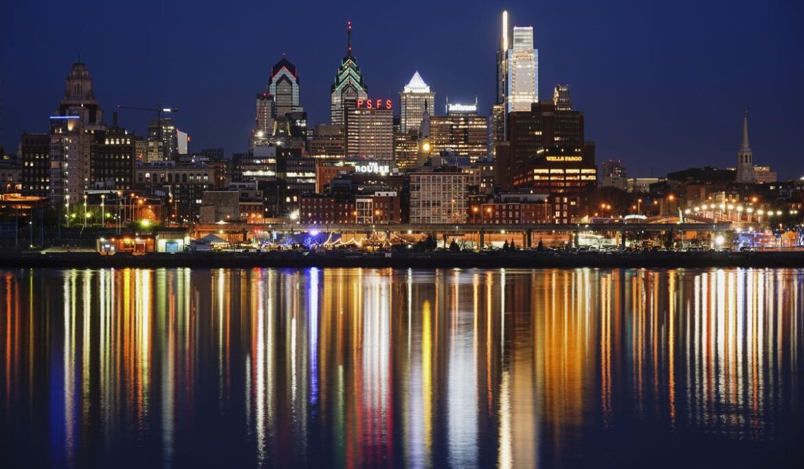 Philadelphia Central City stores robbed by mob of masked teens