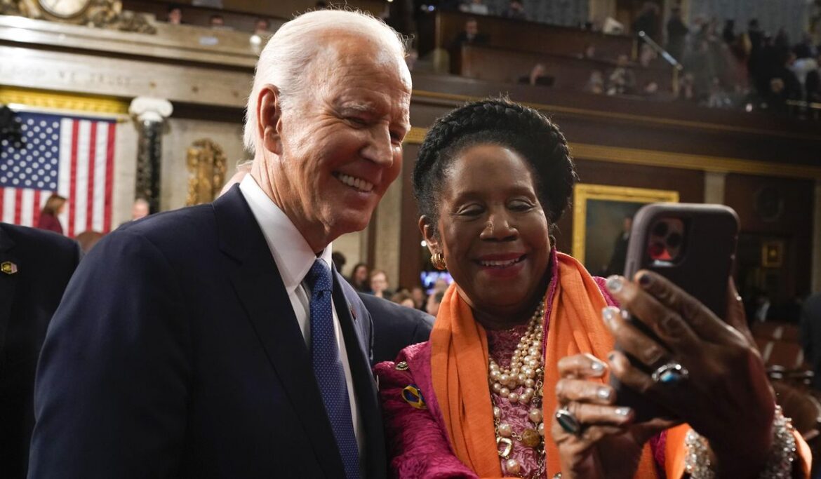 Question sincerity of politicians who went from defunding to defending the police