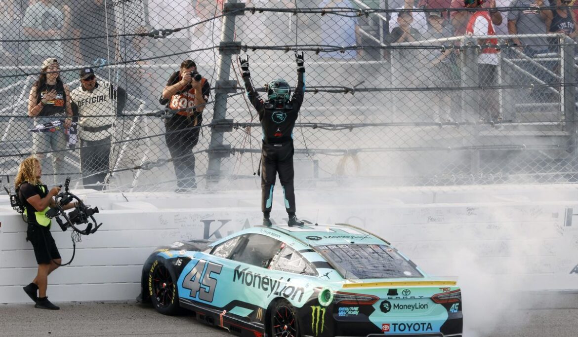 Reddick now in NASCAR's playoff mix at Texas after missing cut last year and then winning there