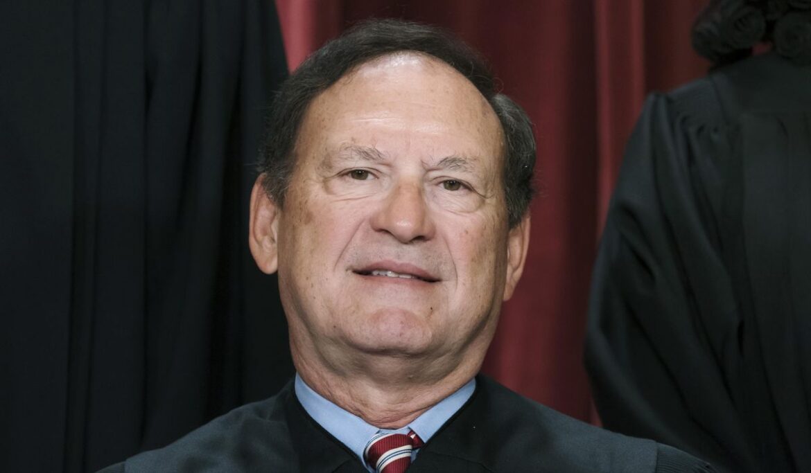 Sheldon Whitehouse claims Justice Samuel Alito violated ethics, launches complaint
