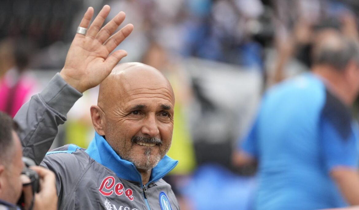 Spalletti carries 'giant' Italian flag his mom made for him to national team job