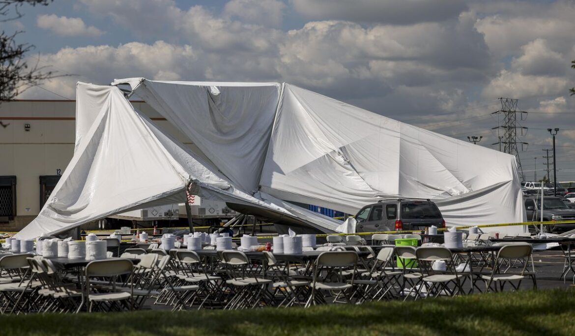Suburban Chicago tent collapse injures at least 26, including 5 seriously, police say