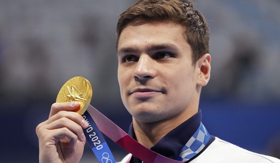 Swimming sets rules for individual Russians to return to competition before Paris Olympics