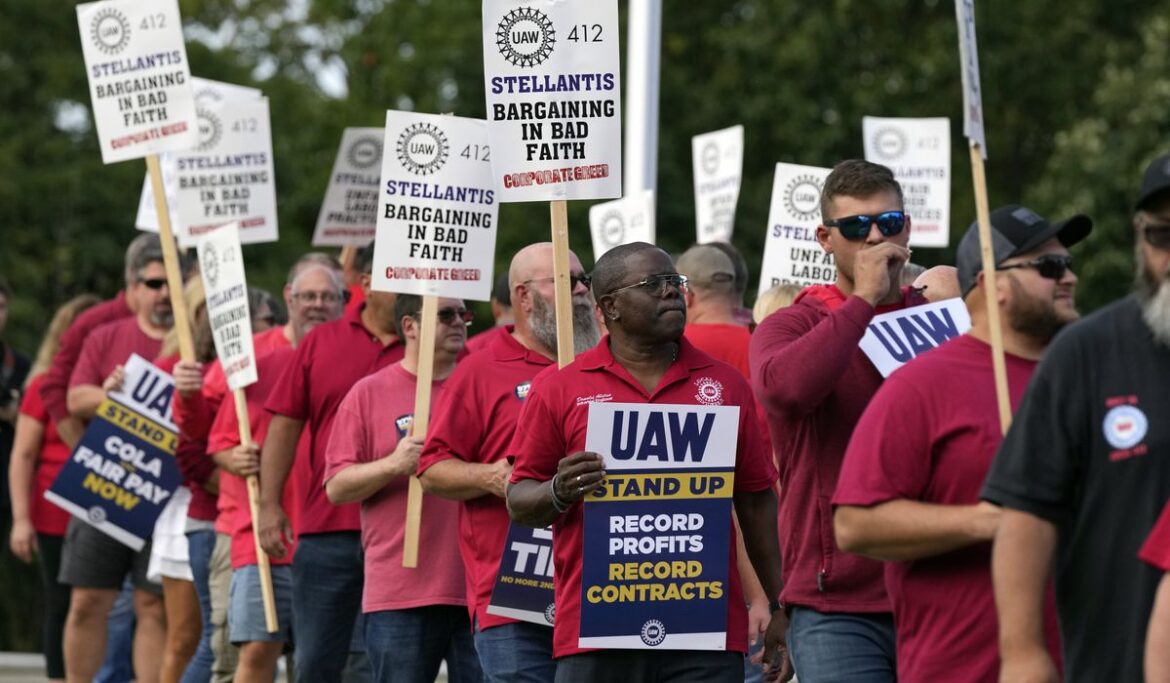 UAW steps on the gas, accelerating car strike