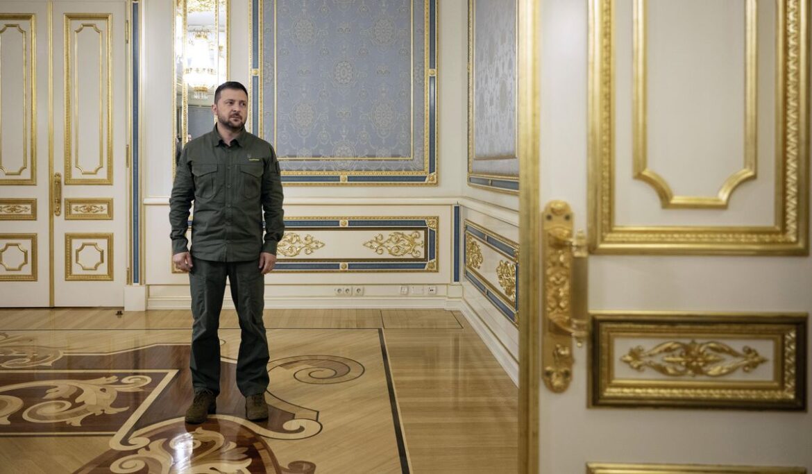 Ukrainian President Volodymyr Zelenskyy to meet with Senate amid talks on more military aid