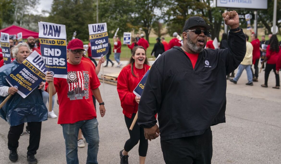 United Auto Workers to expand strike on Friday if talks stall