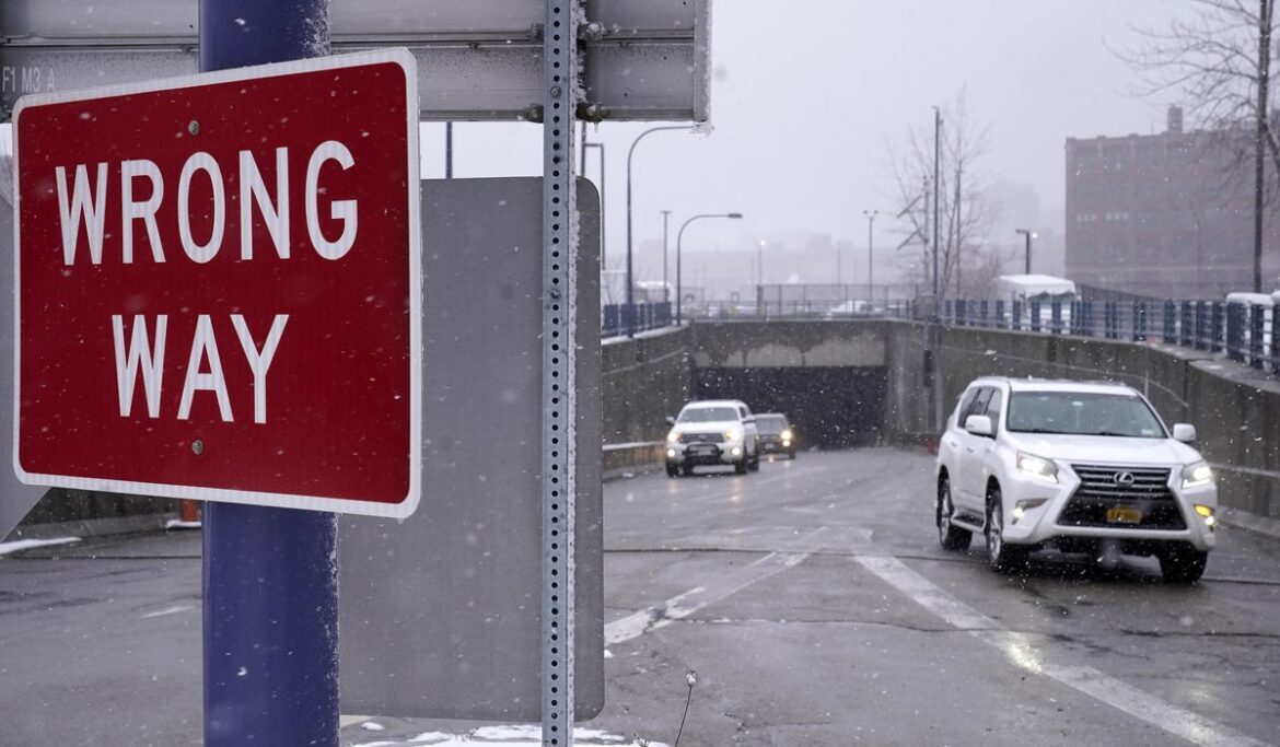 Video shows drunk driver calling Nebraska police on himself after driving on wrong side of the road