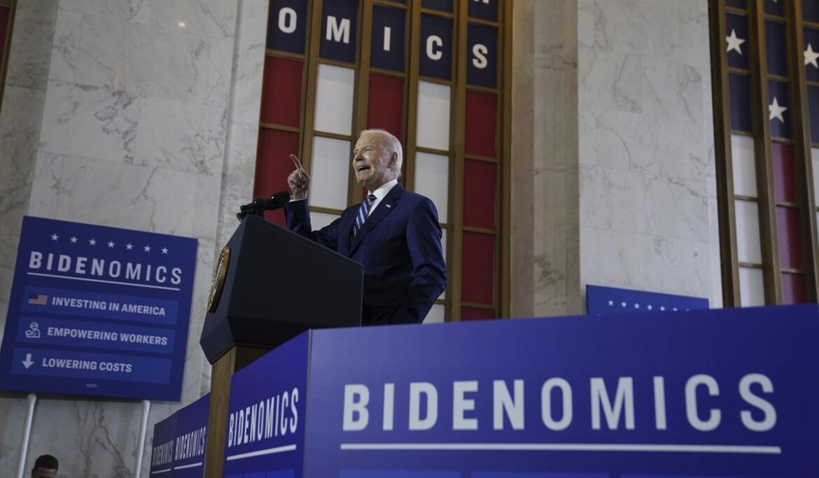 Voters give 'Bidenomics' a failing grade in latest polls