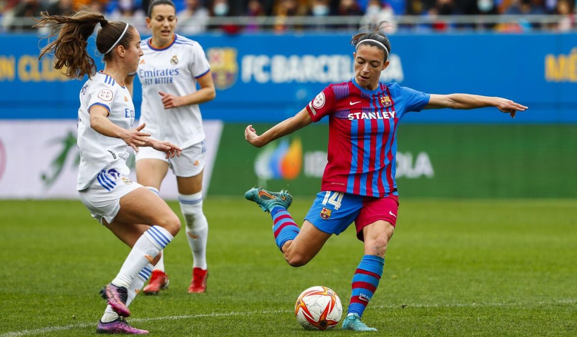 With sexism in Spanish soccer being scrutinized, female players strike for higher league wages
