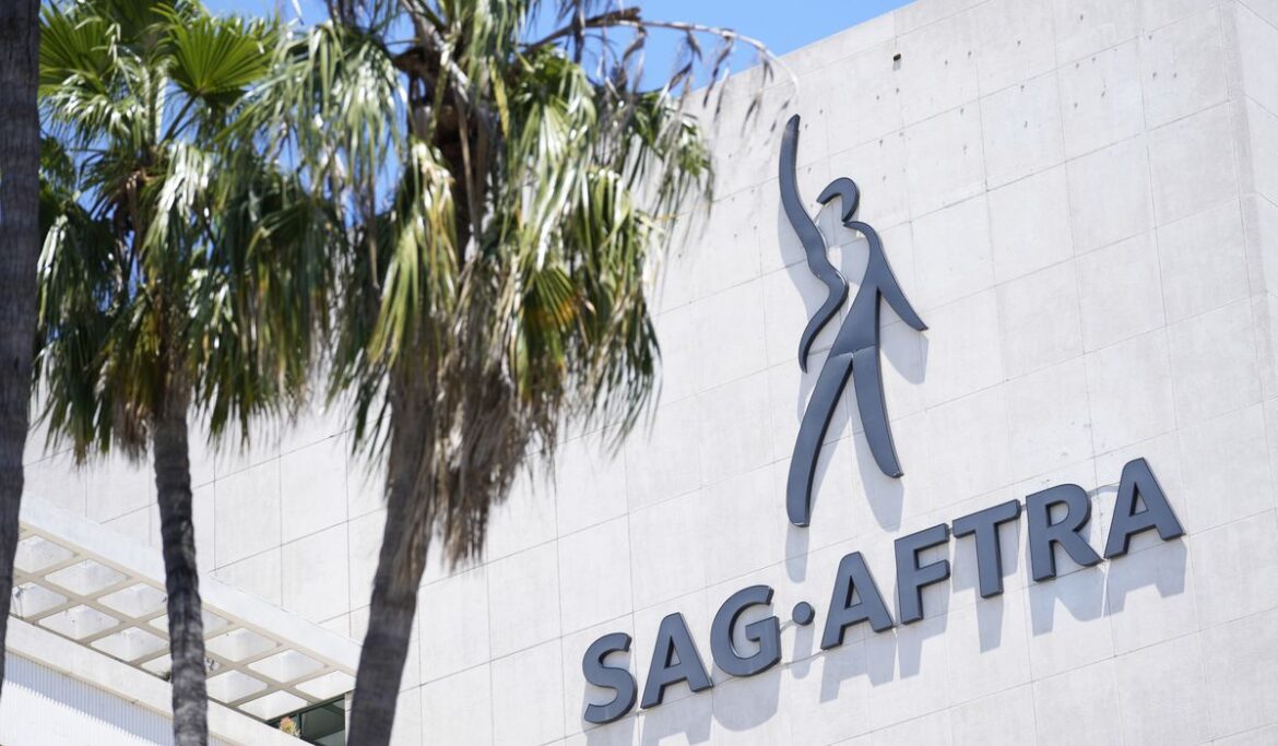 Actors' union continues contract talks with studios this week