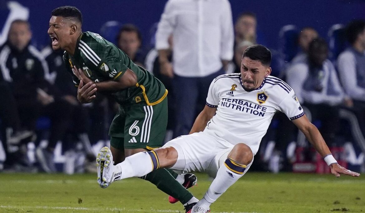 Felipe Mora's second-half goal lifts Timbers to 3-3 draw with Galaxy