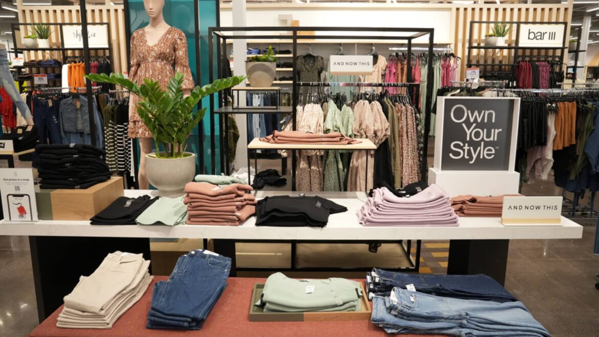 Macy's to open up to 30 new stores in strip malls