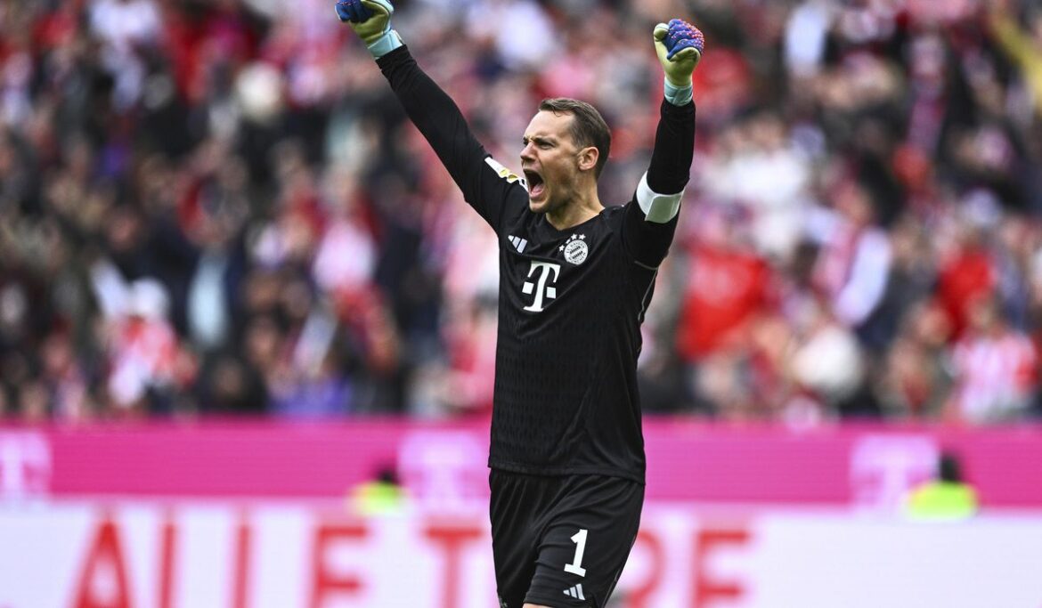 Manuel Neuer's return boosts Bayern Munich but 'Klassiker' at Borussia Dortmund will be real test