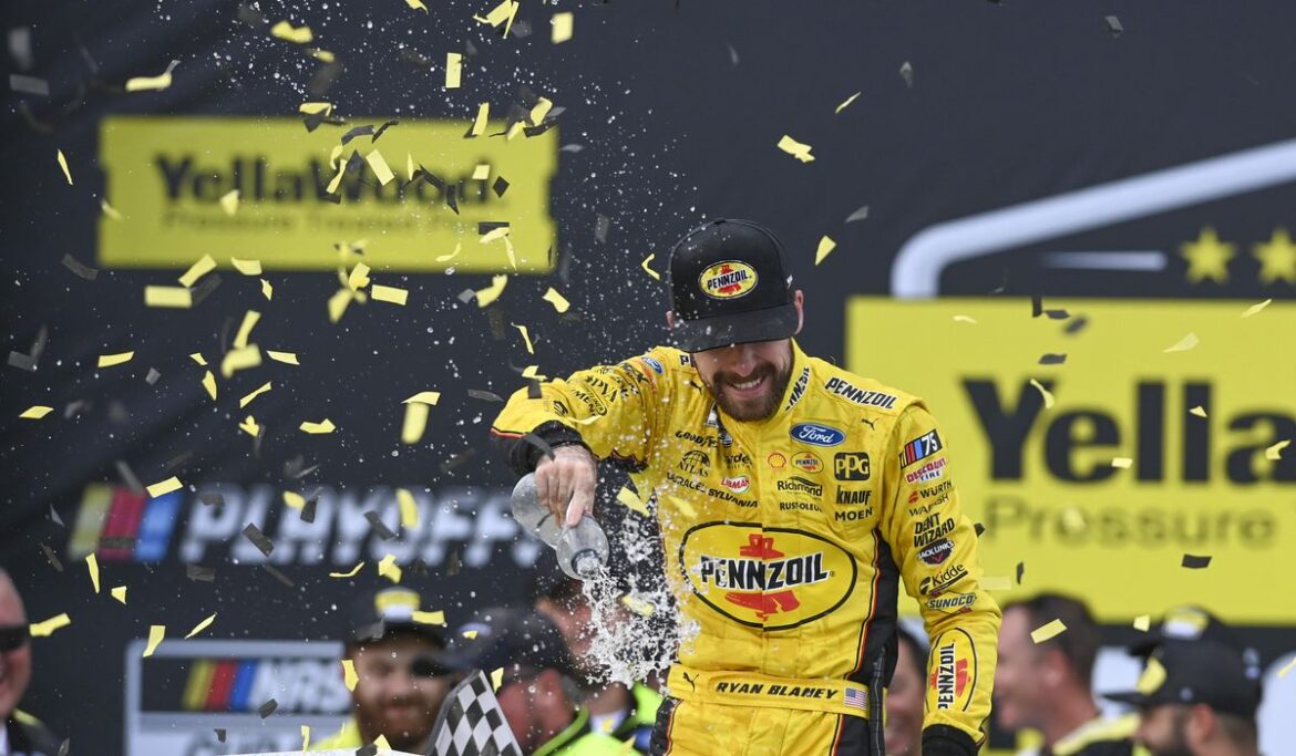 Ryan Blaney beats Kevin Harvick in a drag race at Talladega to advance in NASCAR playoffs